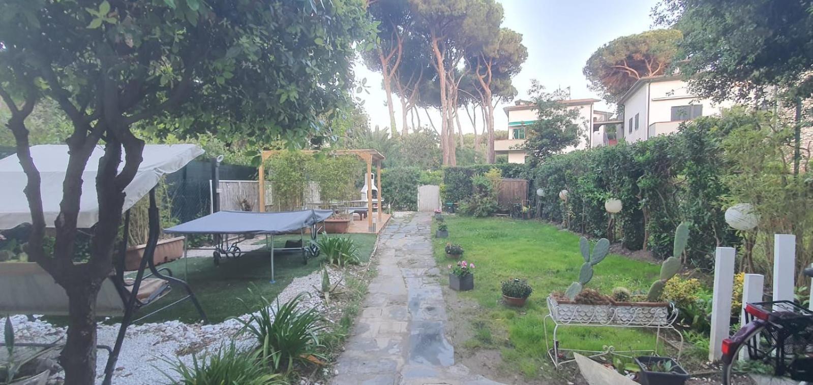 Domusauroom, Relax Nel Cuore Della Versilia - Pet Friendly ヴィアレッジョ エクステリア 写真