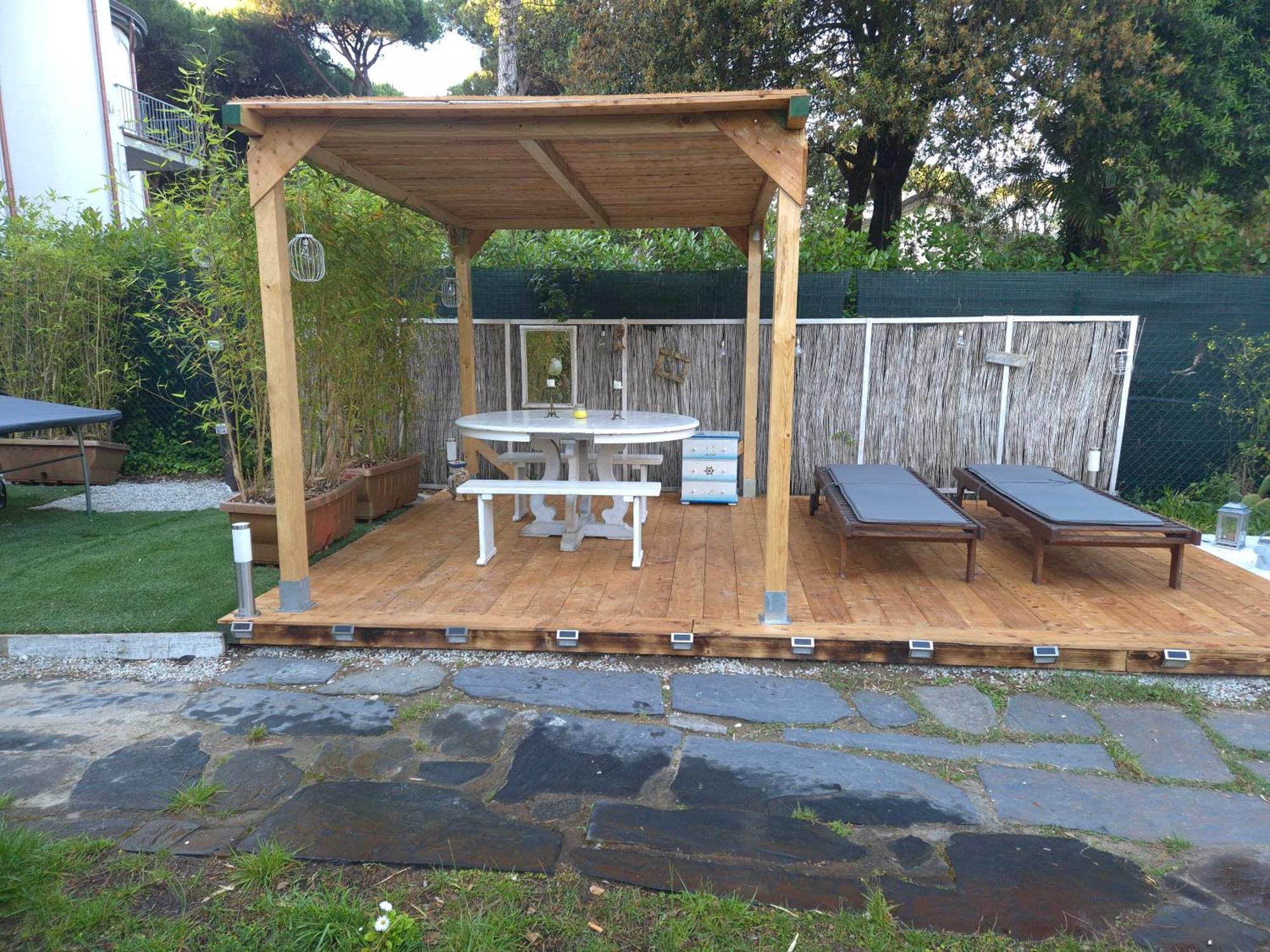 Domusauroom, Relax Nel Cuore Della Versilia - Pet Friendly ヴィアレッジョ エクステリア 写真